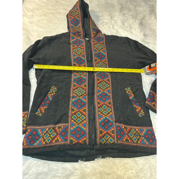 Beautiful Rhea 100% wool hooded jacket with stunning boho tribal detailing - Picture 5 of 7
